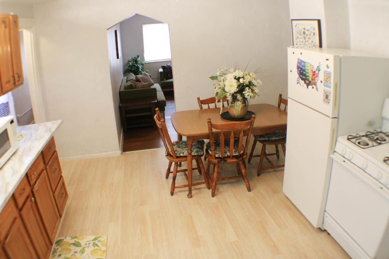 3 Bedroom Southside Pad - Sleeps 8 - Amazing Location Pittsburgh Exterior photo